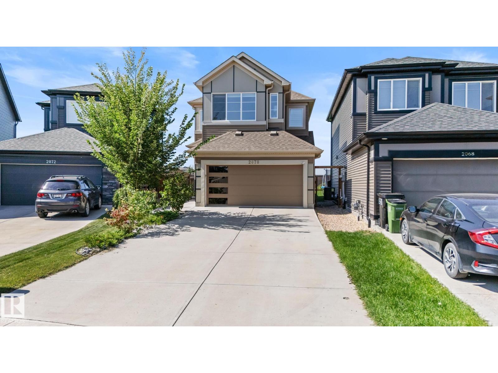 2070 Graydon Hill Cr SW, Edmonton, AB T6W 4C7