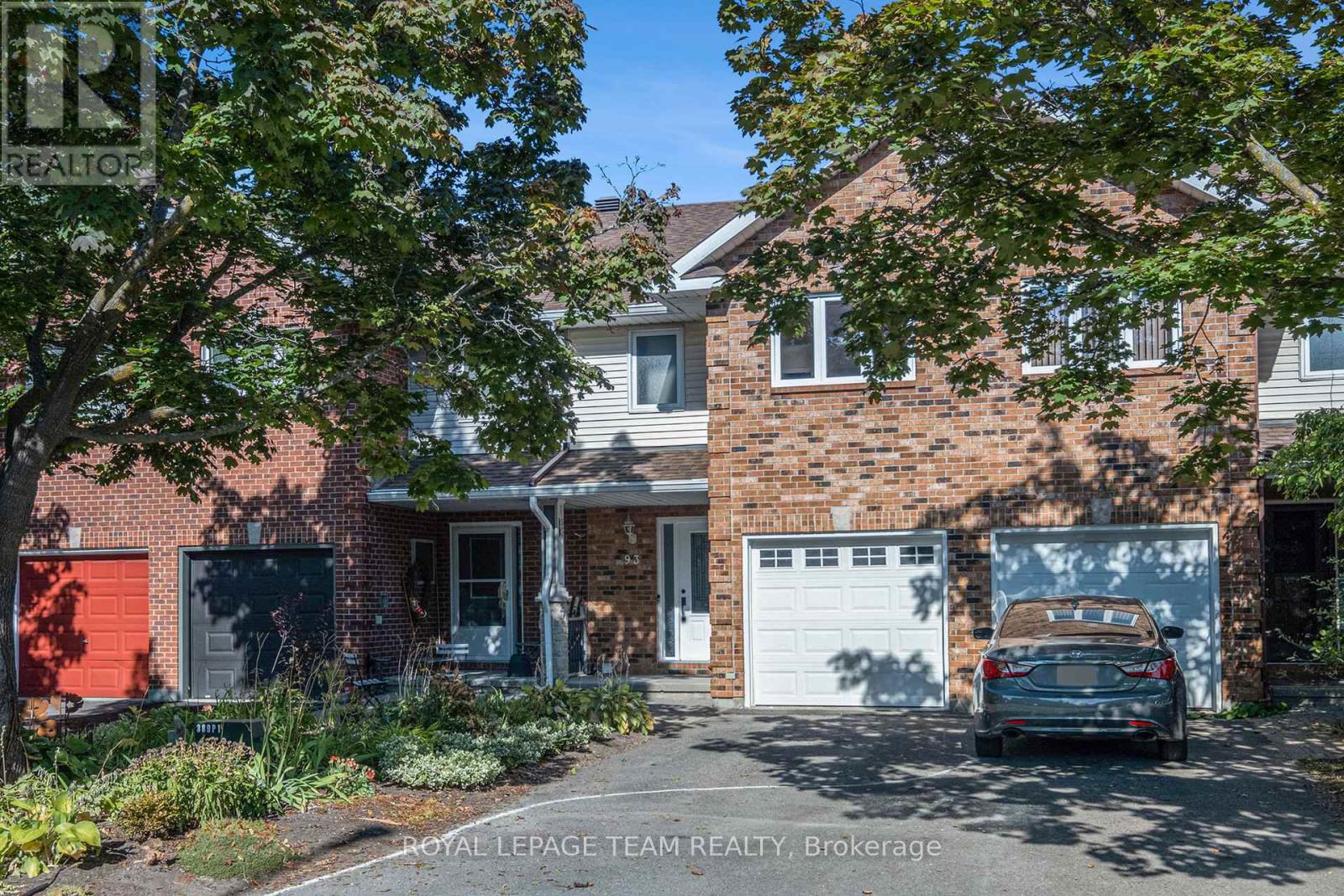 93 Royal Oak Ct, Ottawa, ON K1T 3N9