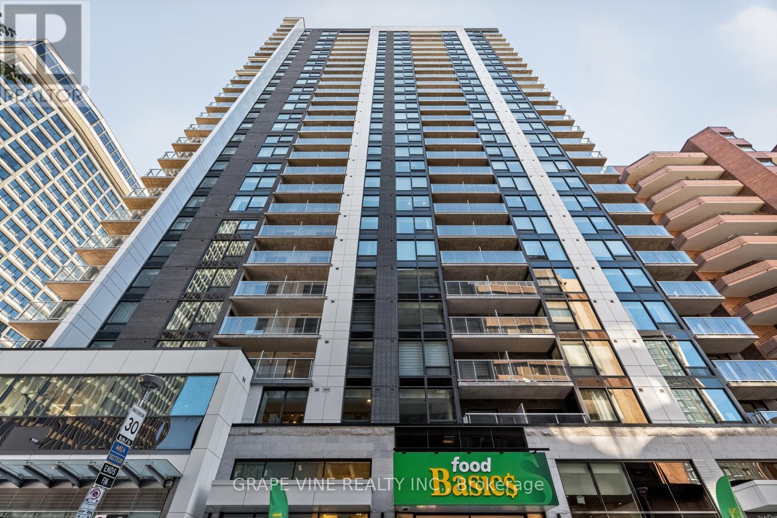 501 340 Queen St, Ottawa, ON K1R 0G1