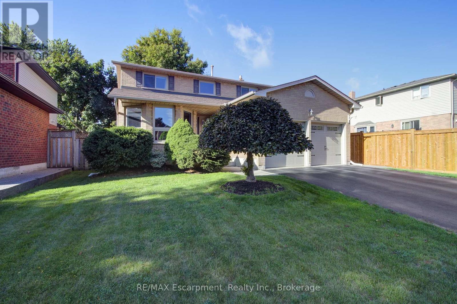 3415 Bristol Dr, Burlington, ON L7M 1Z2