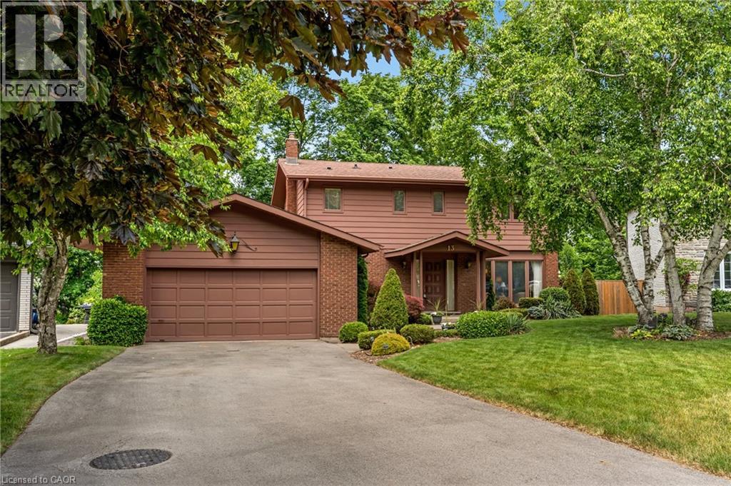 13 Leslie Dr, Hamilton, ON L8G 2P9