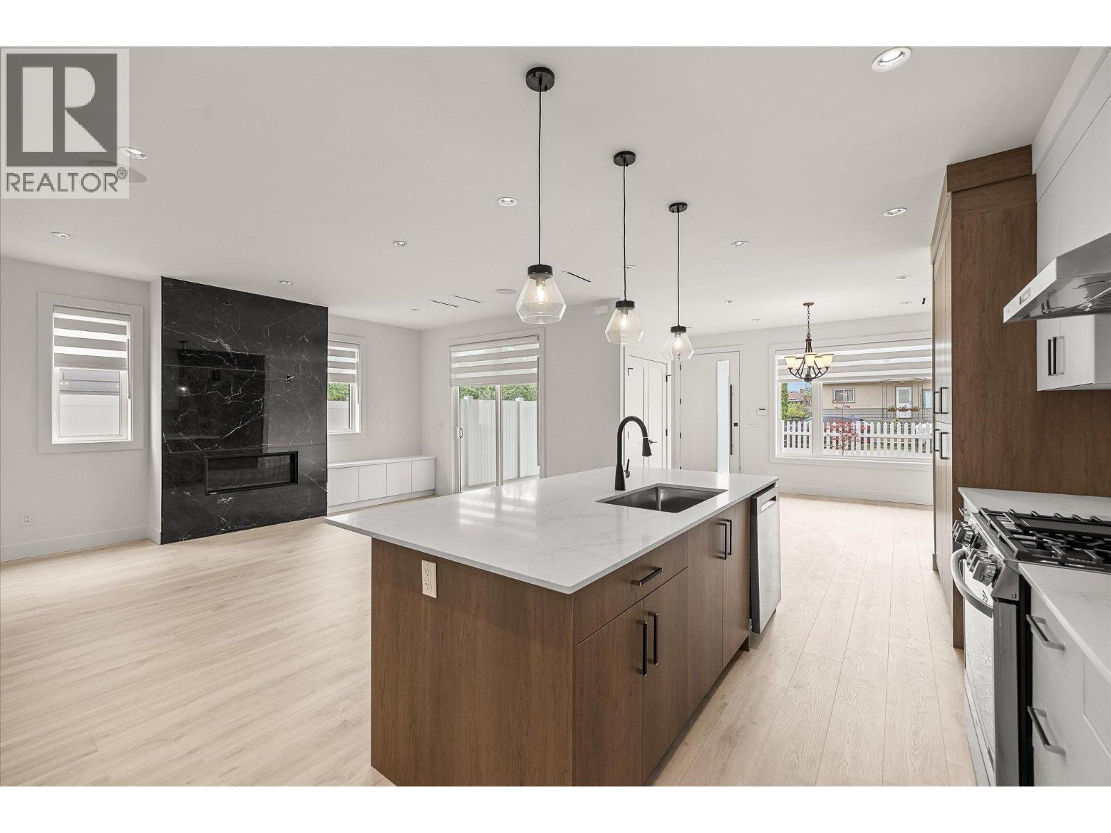840 Grenfell Avenue Unit 1, Kelowna, BC V1Y 5J4