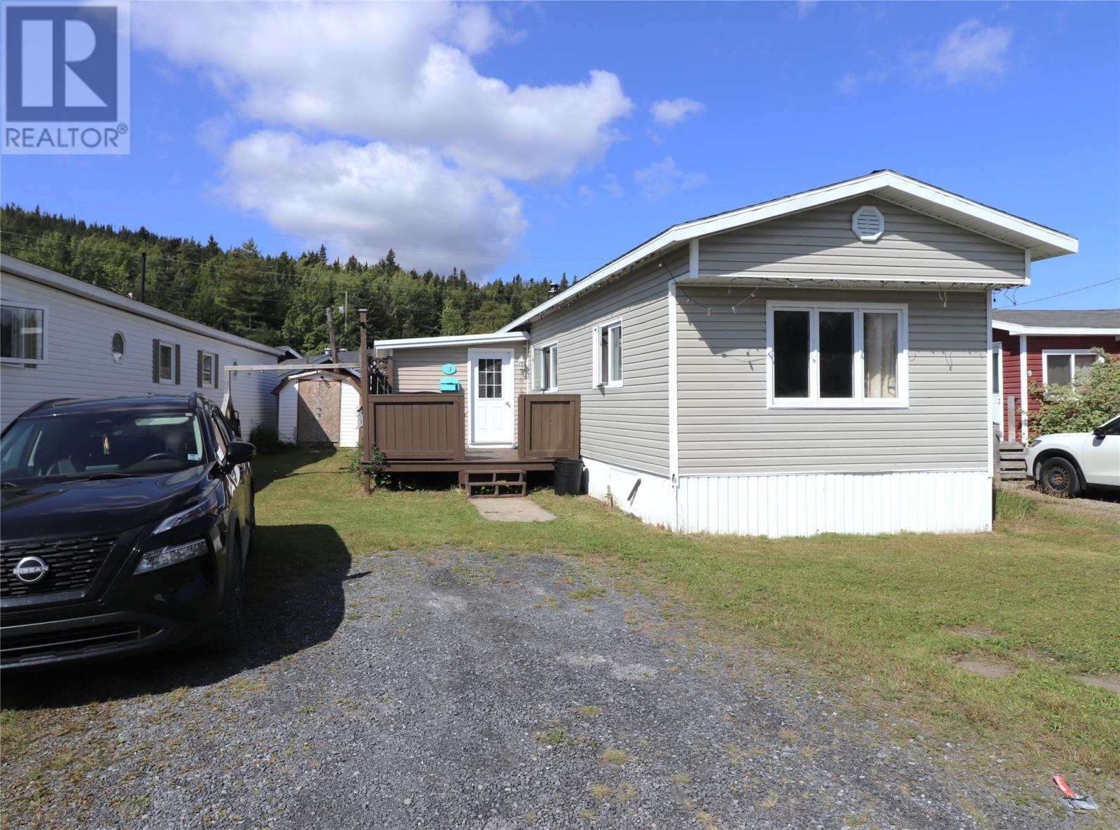 7 Parkwood Ave, Corner Brook, NL A2H 4A4
