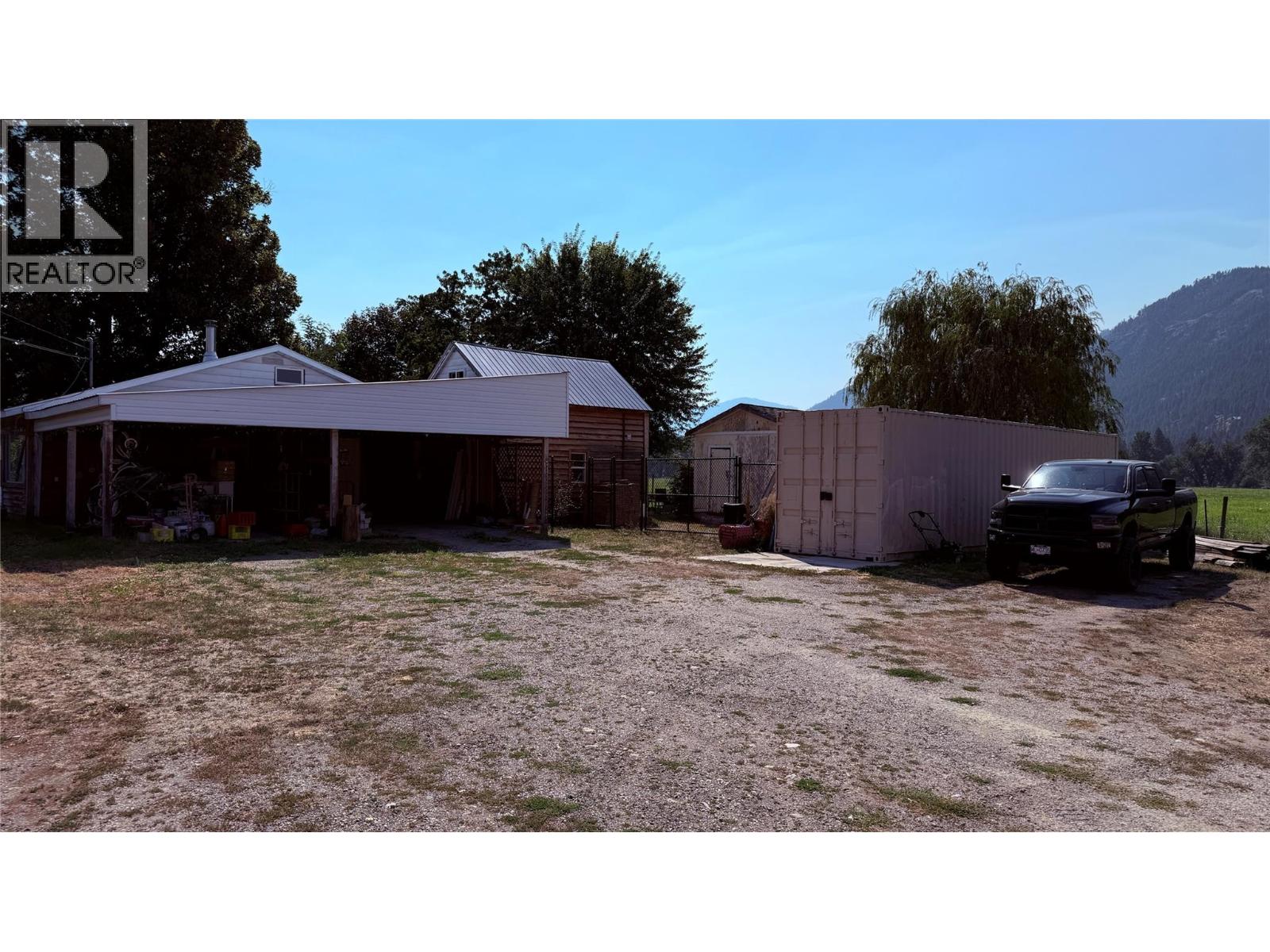 300 Lyall St, Midway, BC V0H 1M0