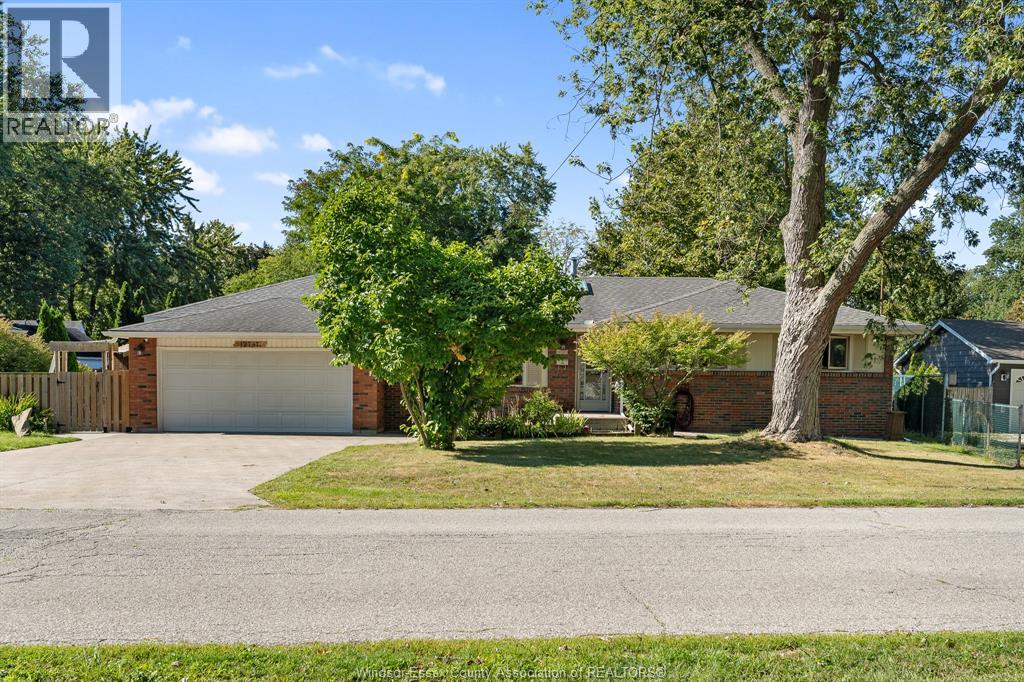 12737 Dillon Dr, Tecumseh, ON N8N 1C7