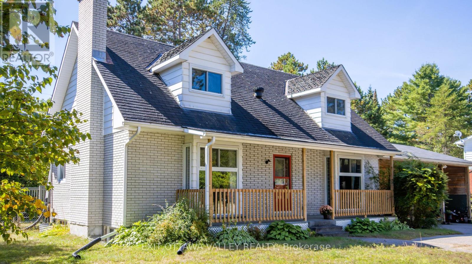 23 Sprucedale Ave, Madawaska Valley, ON K0J 1B0