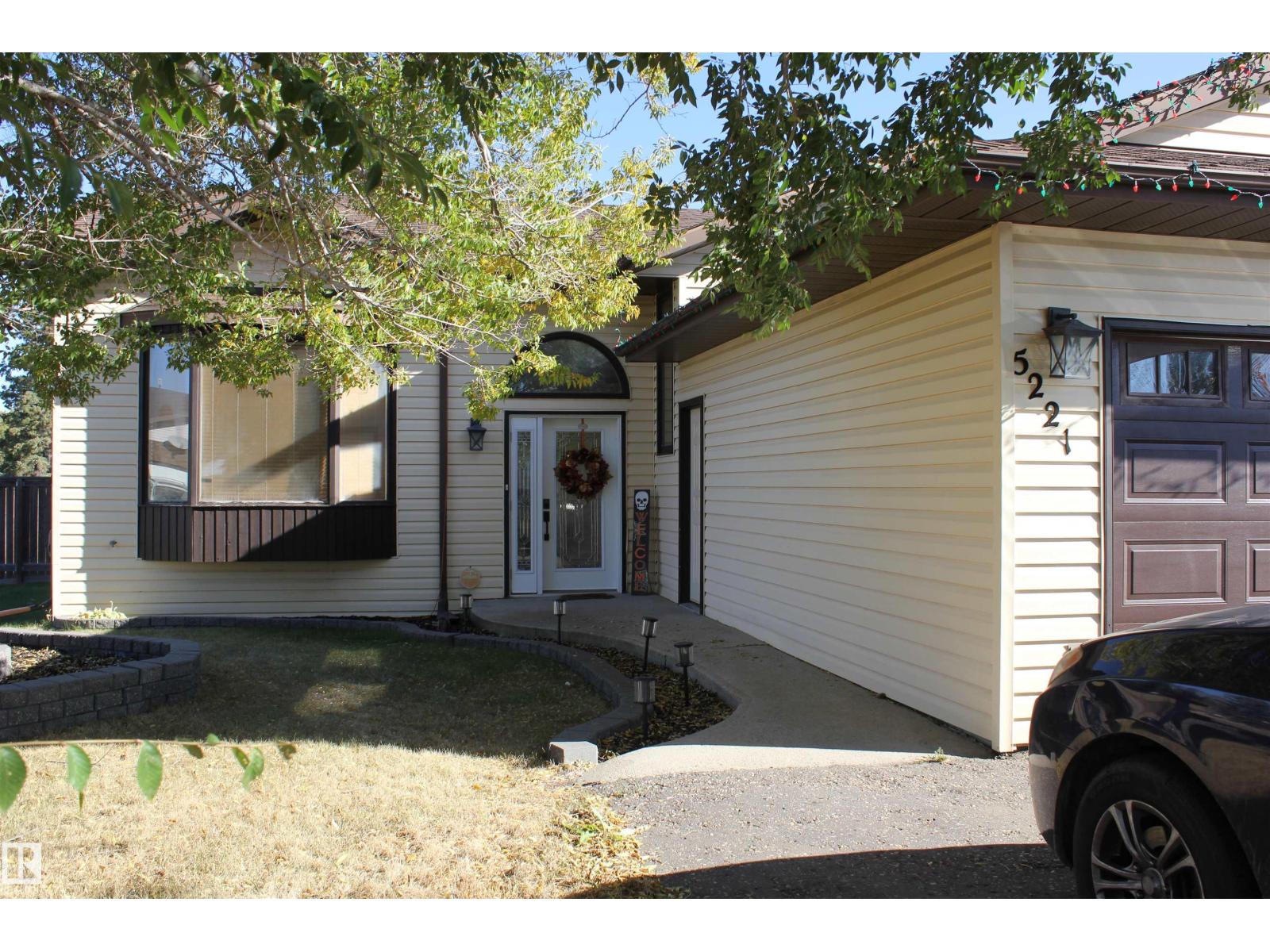 54 St Unit 5221 #a, Elk Point, AB T0A 1A0