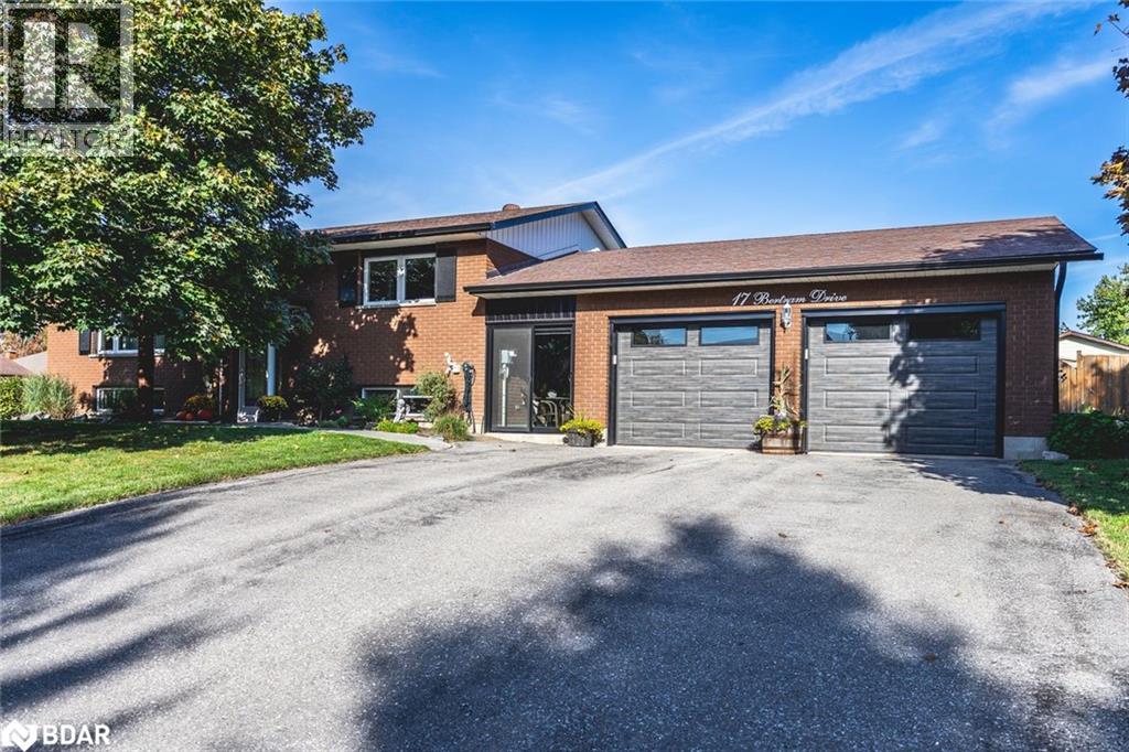 17 Bertram Dr, Springwater, ON L0L 1P0