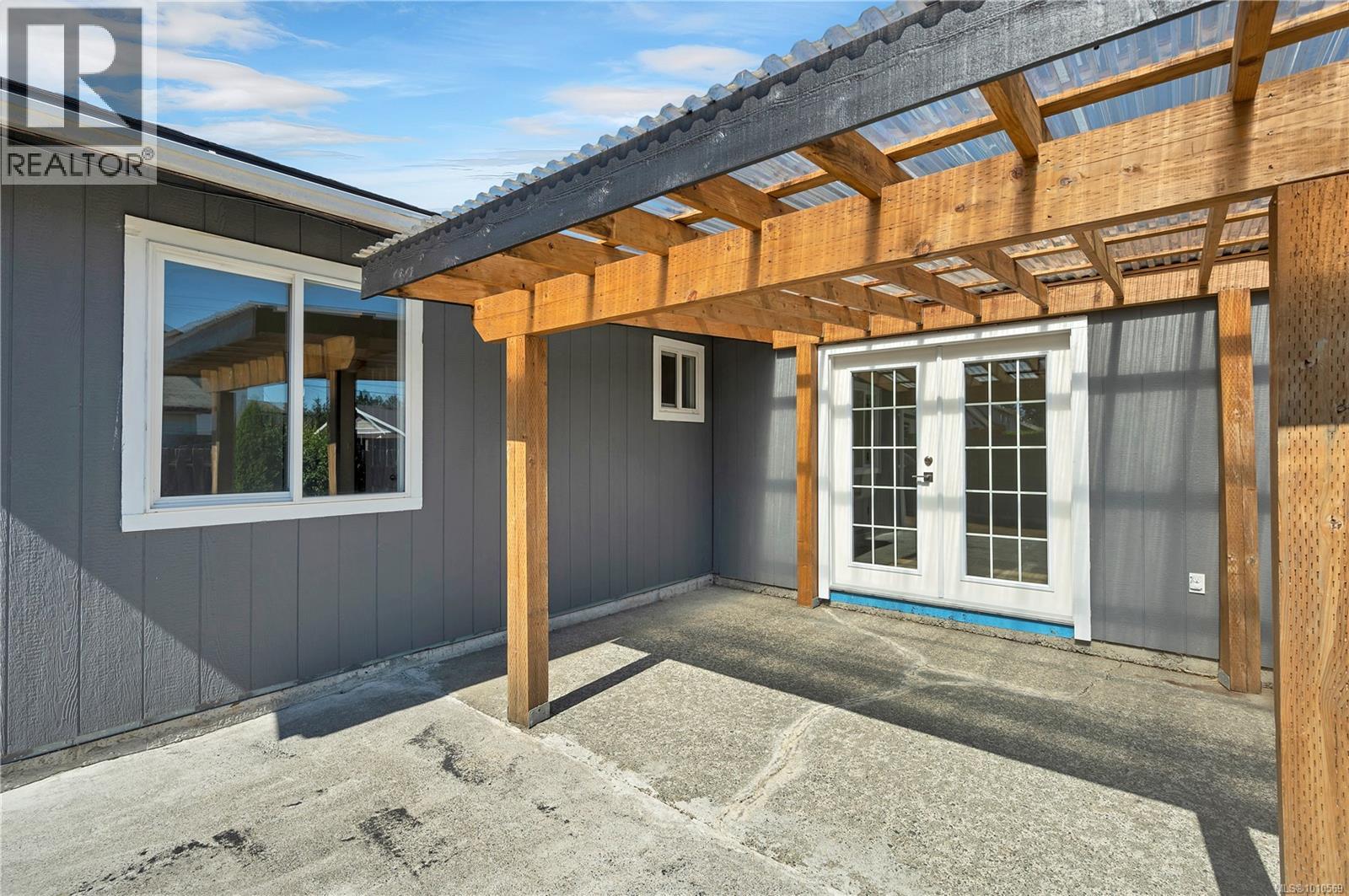 2141 Arnason Rd, Campbell River, BC V9W 5Z4