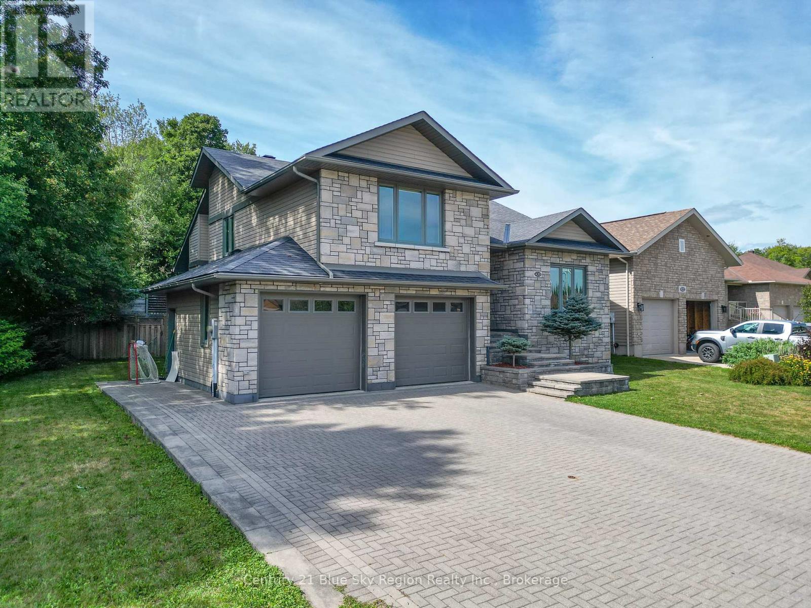 420 Pearce St, North Bay, ON P1C 1M8