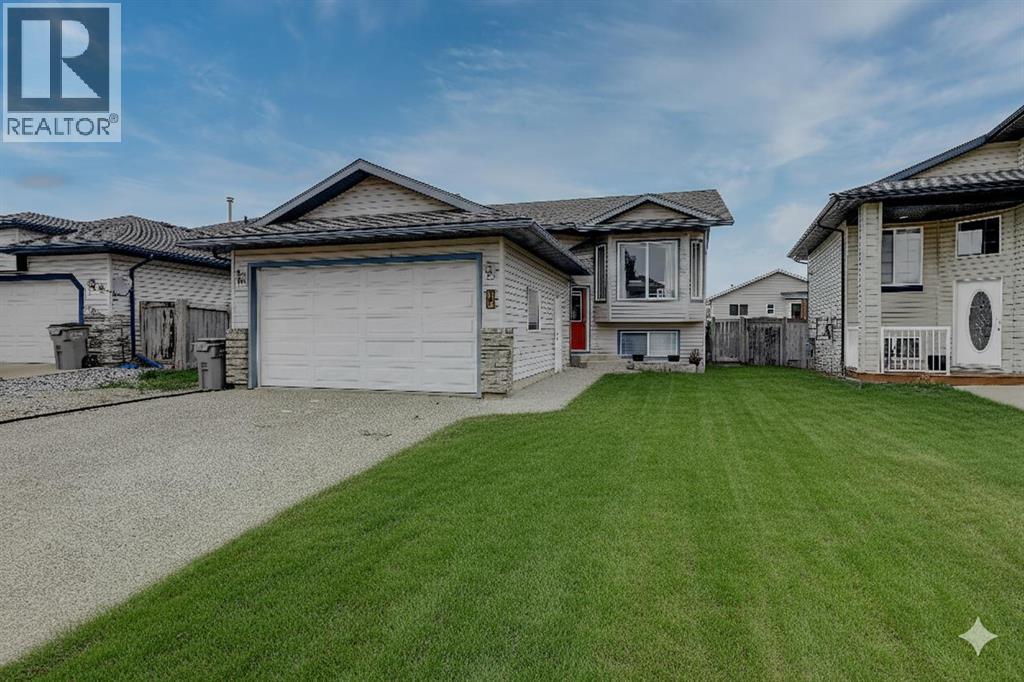 77 Pinnacle Cres, Grande Prairie, AB T8W 2T1