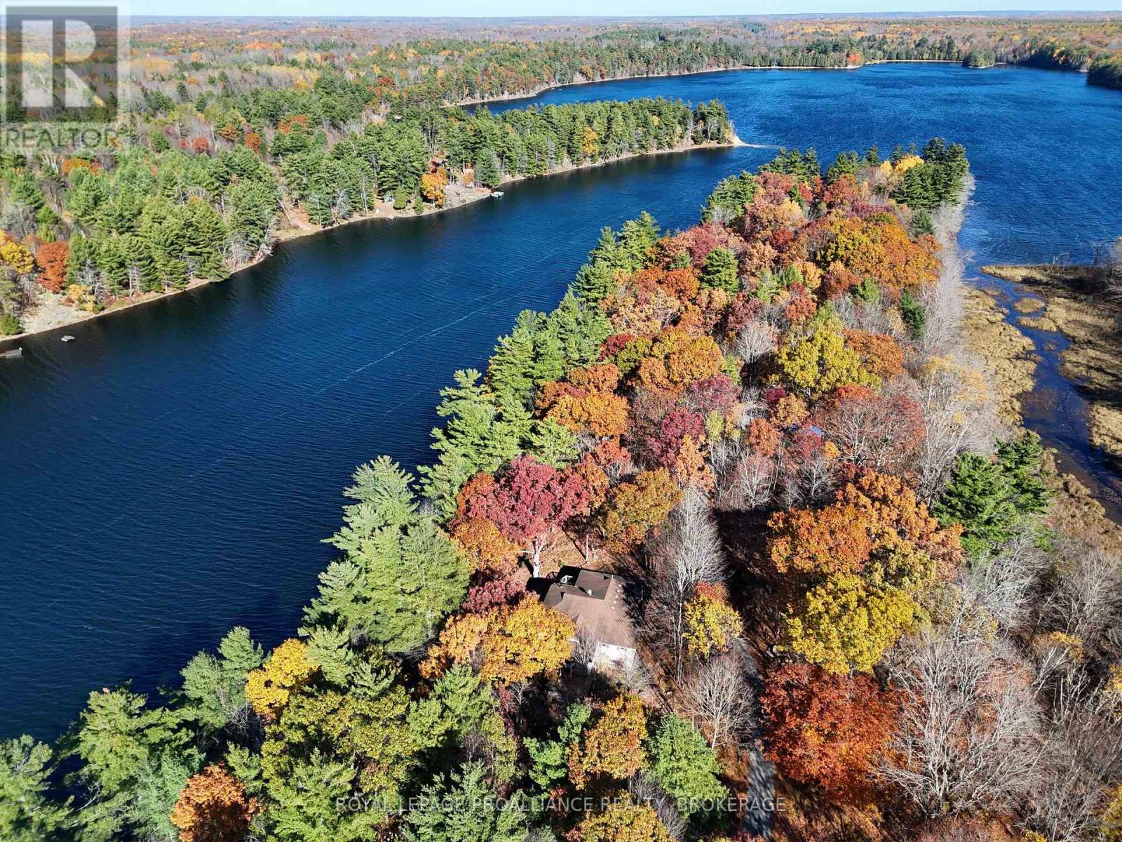 241 Potspoon Ln, South Frontenac, ON K0H 1W0