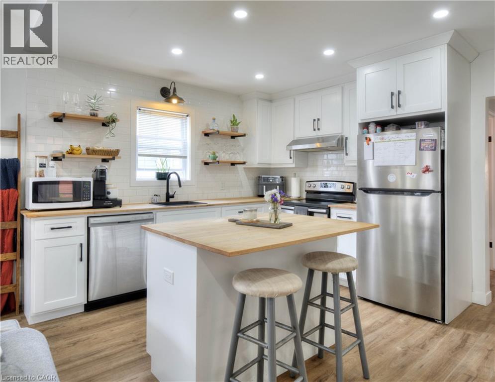 43 Elizabeth St, St. Thomas, ON N5R 2X2