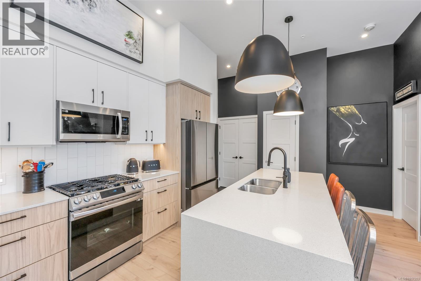 947 Whirlaway Cres Unit 608 Cres, Langford, BC V9B 6W6
