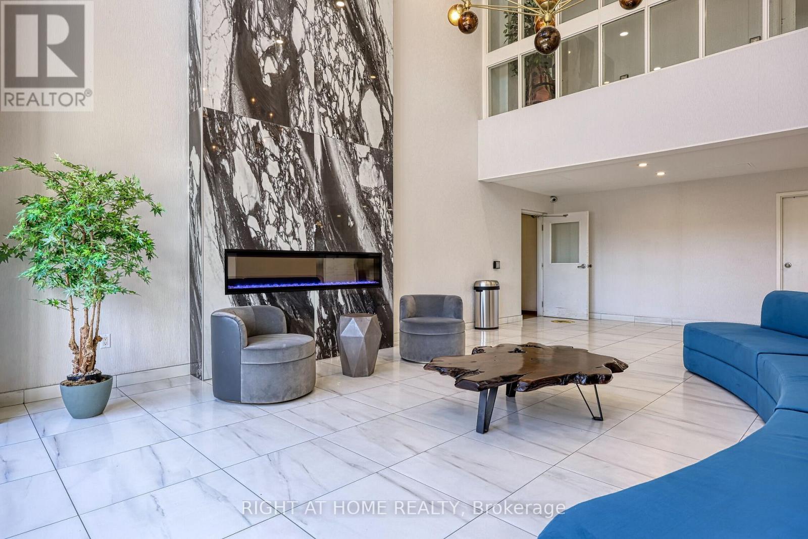 205 1580 Mississauga Vly, Mississauga, ON L5A 3T8