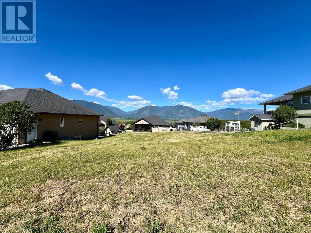 919 Hawkview Dr, Creston, BC V0B 1G3
