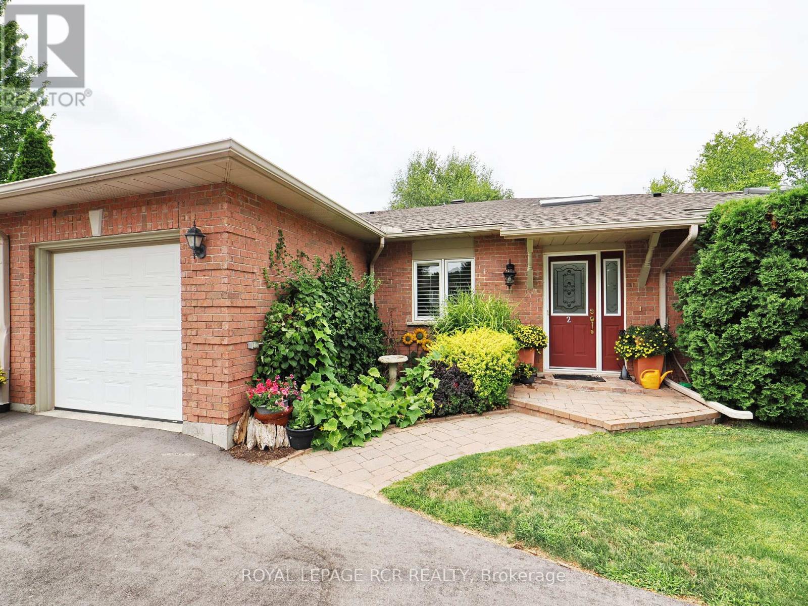 2 28 Reddington Dr, Caledon, ON L7E 0E4