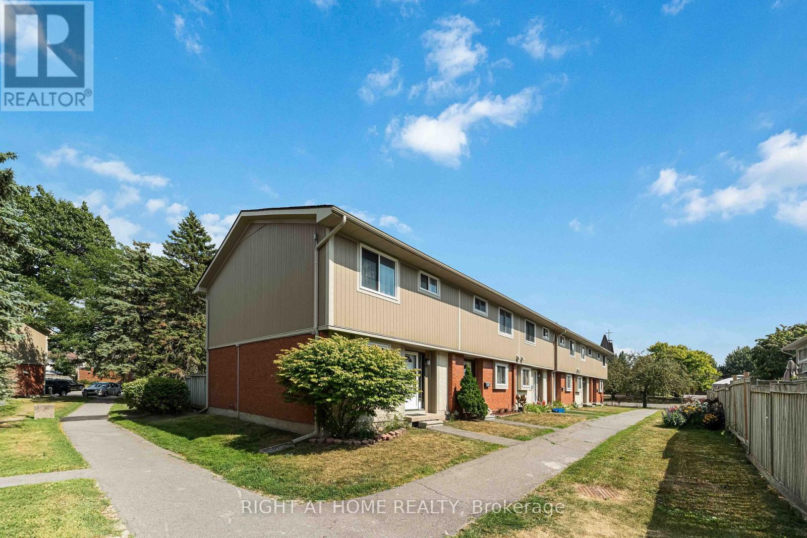 481 Moodie Dr #e, Ottawa, ON K2H 8T7