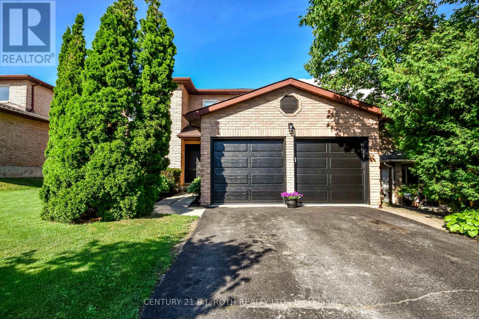 25 Keats Dr, Barrie, ON L4N 6C9