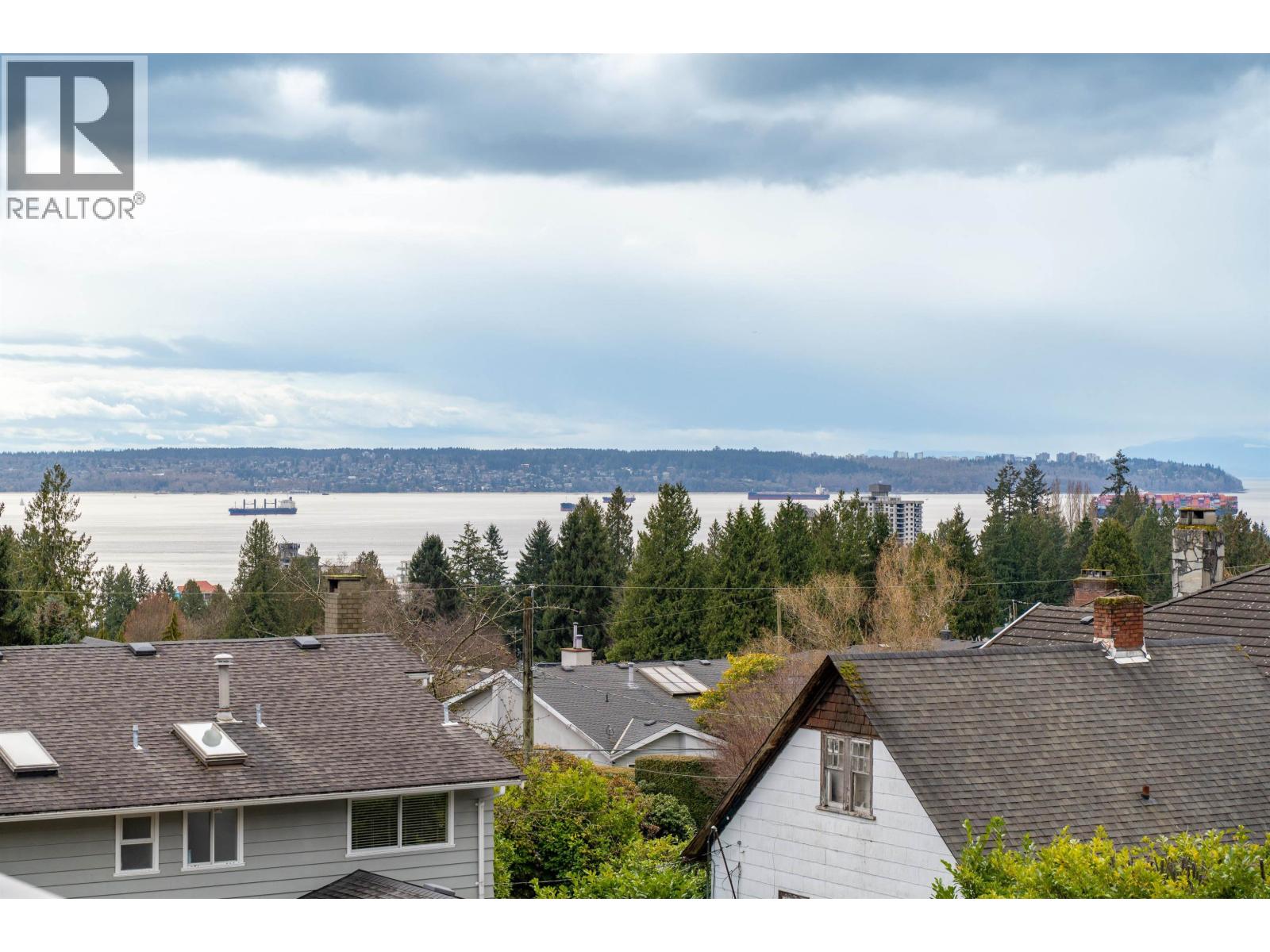 1410 Mathers Ave, West Vancouver, BC V7T 2G7