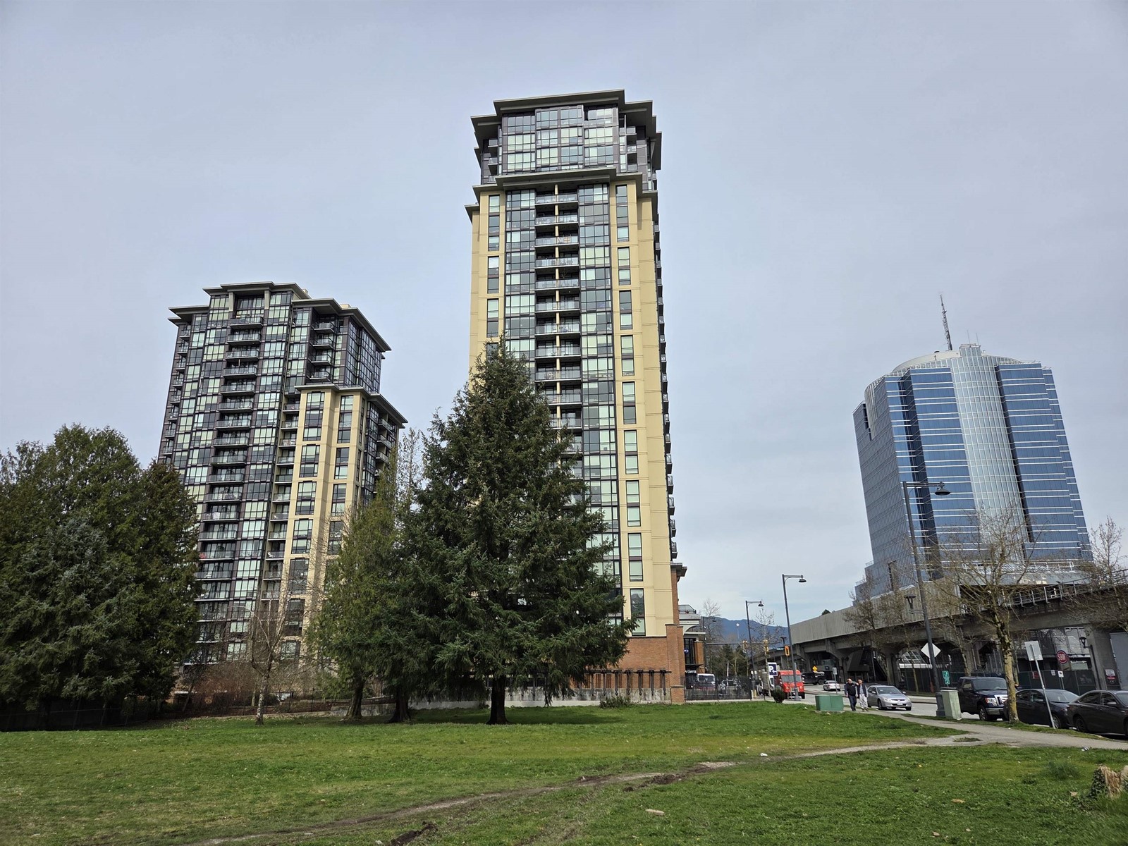 10777 University Drive Unit 1106, Surrey, BC V3T 0E6