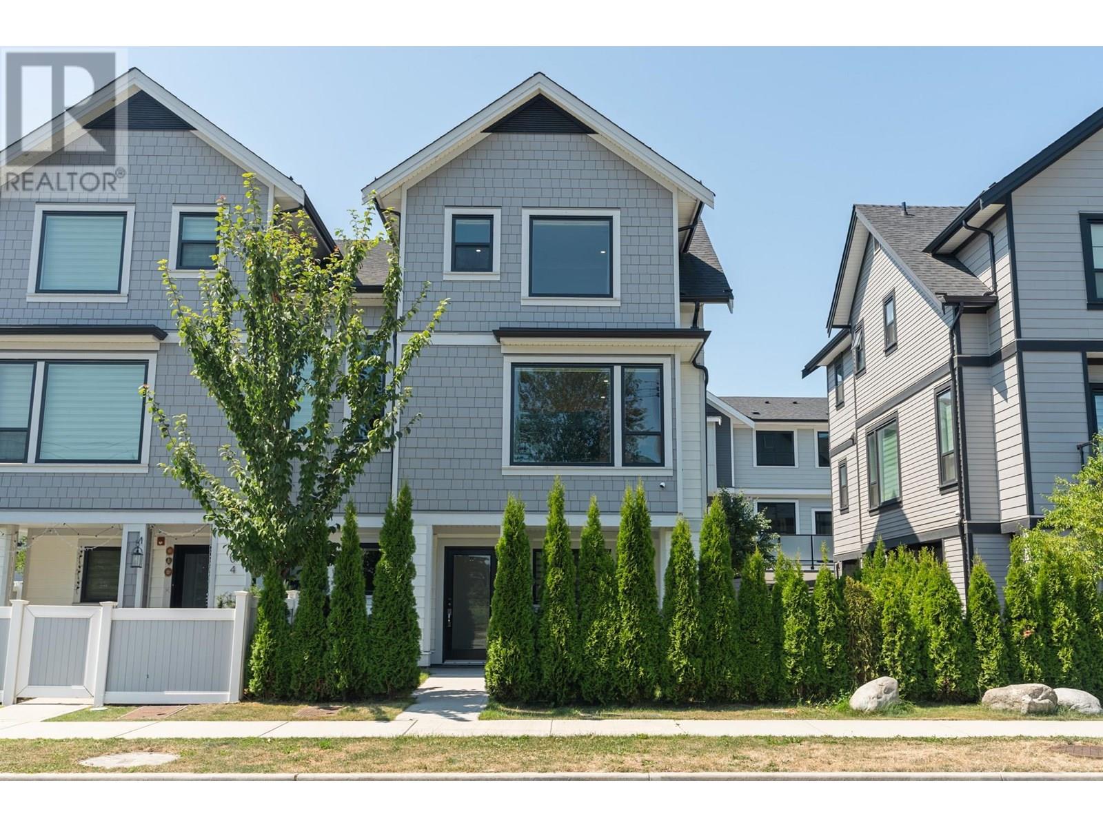 108 Jardine St, New Westminster, BC V3M 0M4