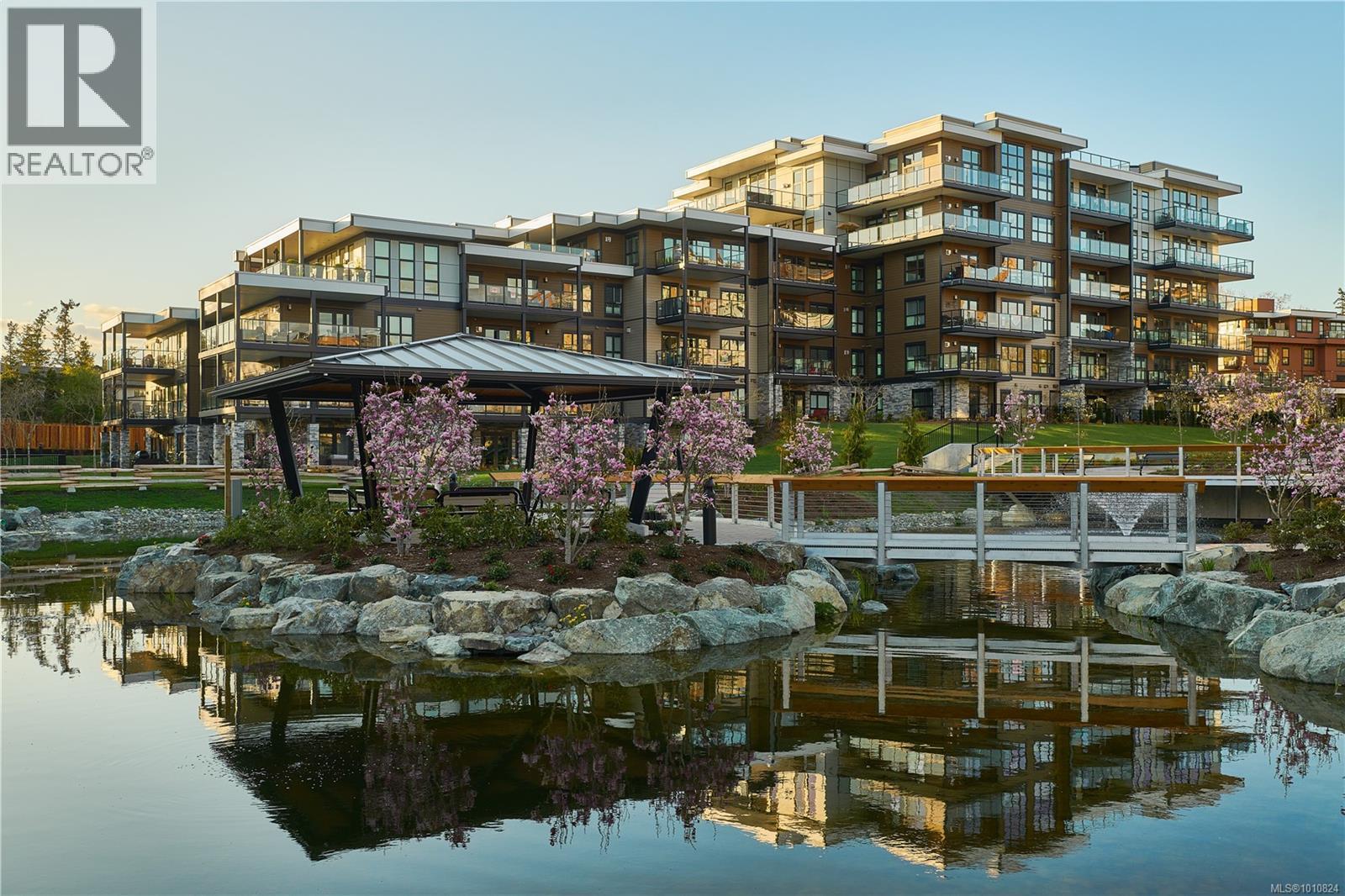 741 Travino Lane Unit 204, Saanich, BC V8Z 0G3