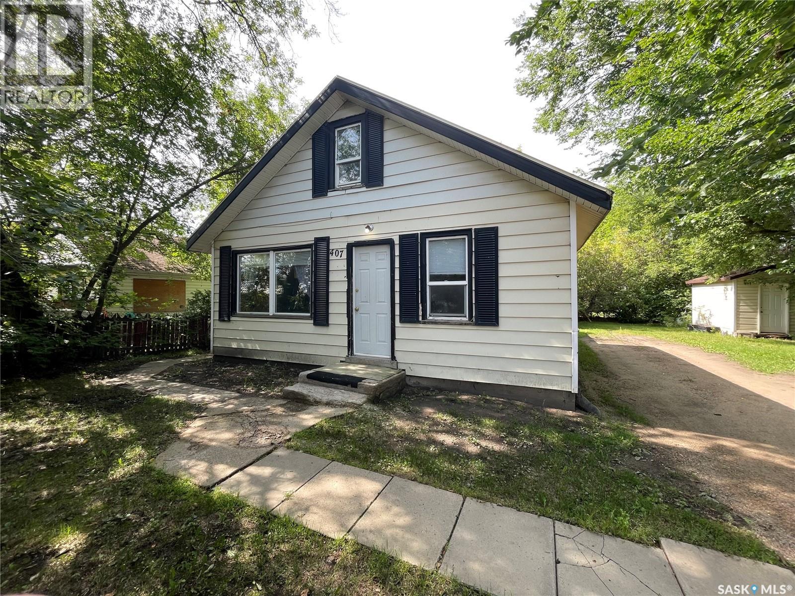 407 3 Street East, Meadow Lake, SK S9X 1H7