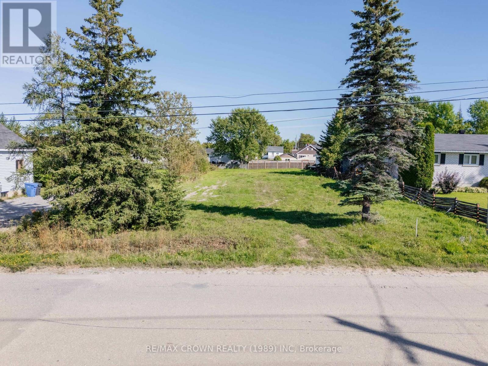 52 Brunelle Rd S, Kapuskasing, ON P5N 2T4