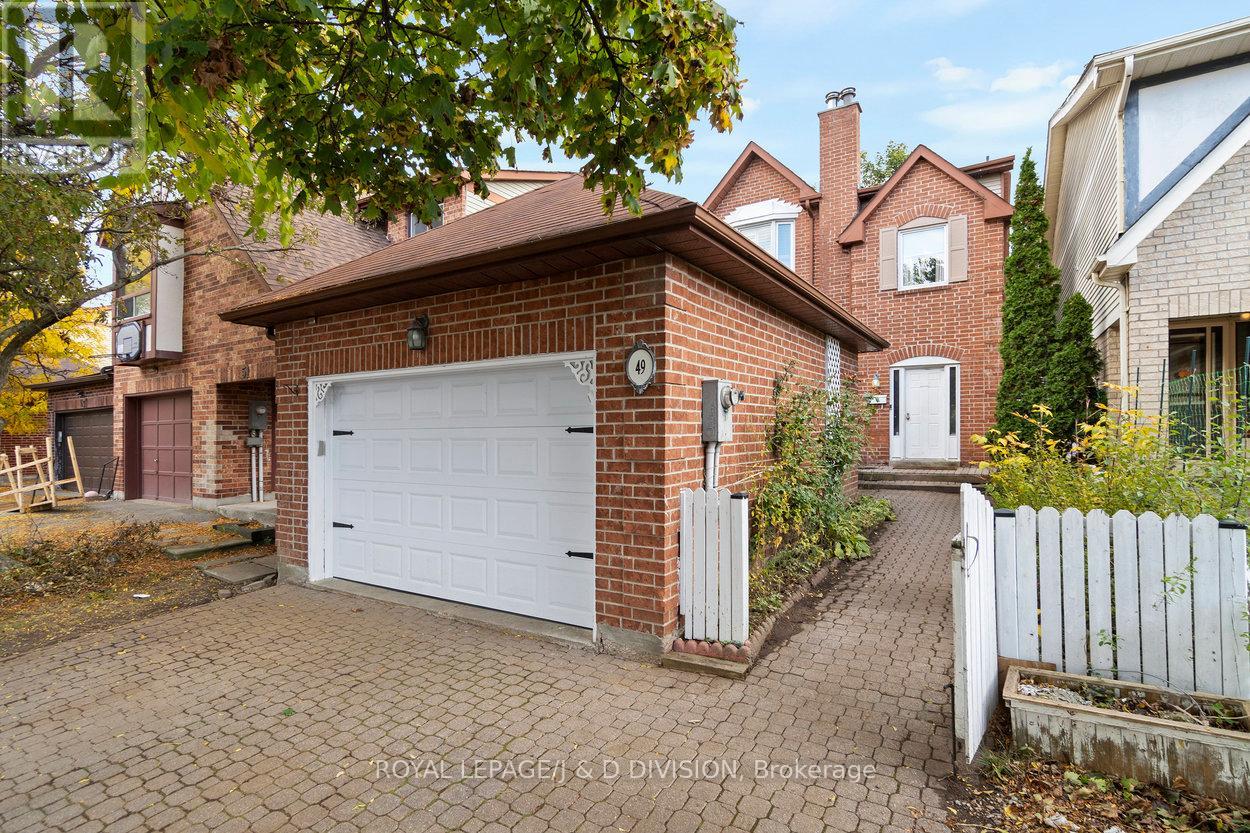 49 Esther Cres, Vaughan, ON L4J 3J8