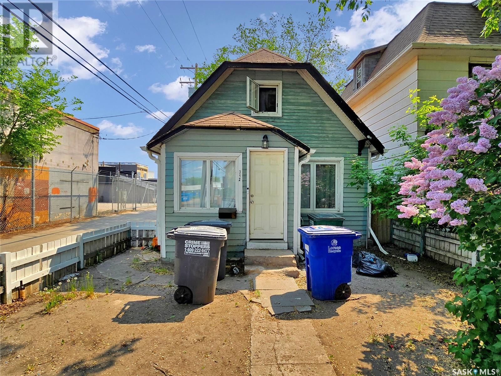 312 E Avenue S, Saskatoon, SK S7M 1S1