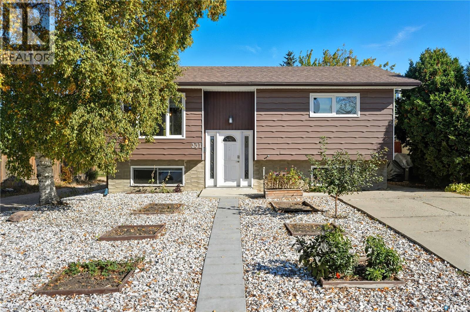 337 Brock Cres, Saskatoon, SK S7H 4N2