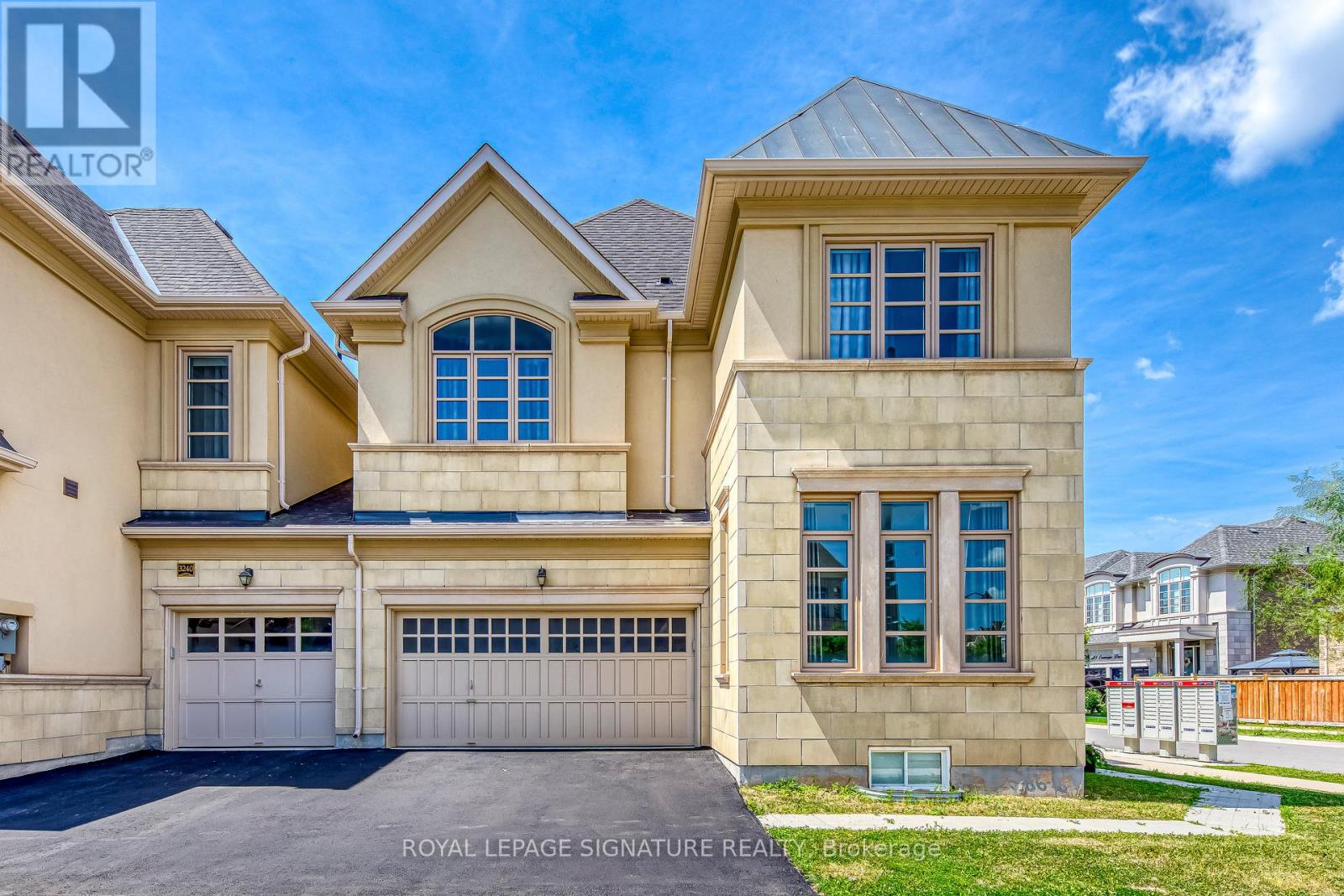 98 Carnegie Dr, Oakville, ON L6H 0W1