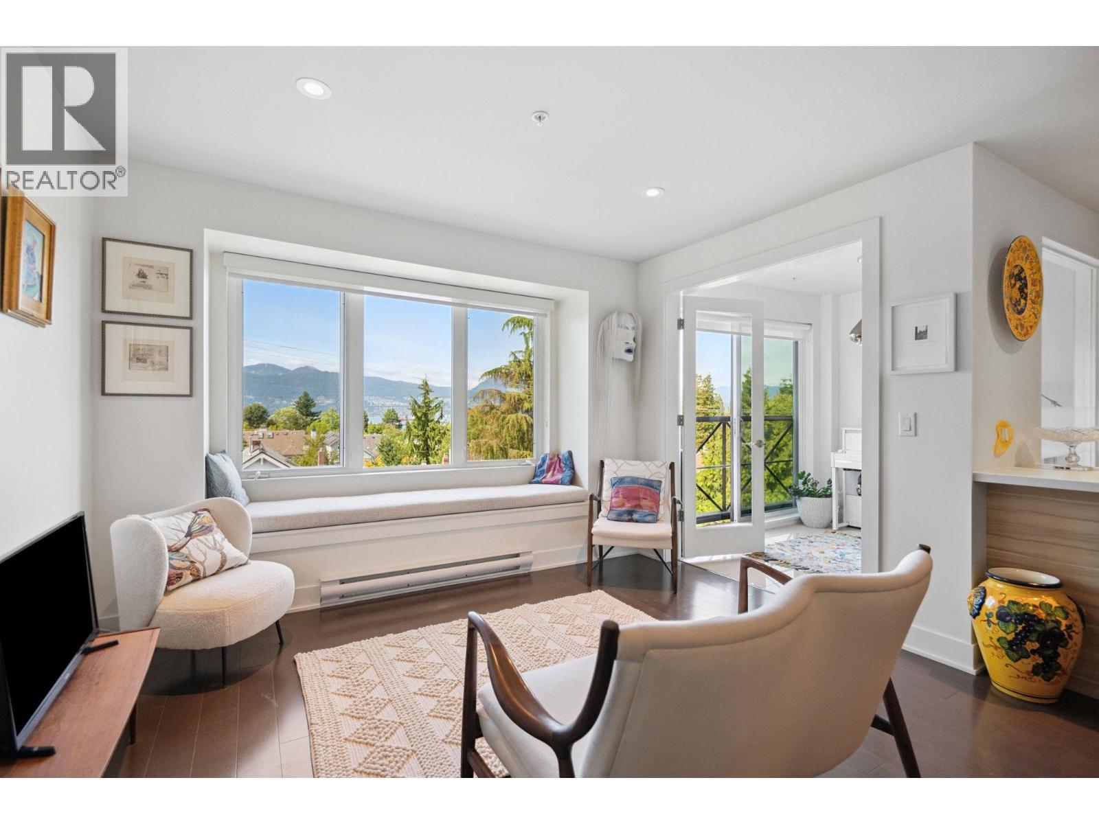 4463 W 10th Avenue Unit 306, Vancouver, BC V6R 2H8