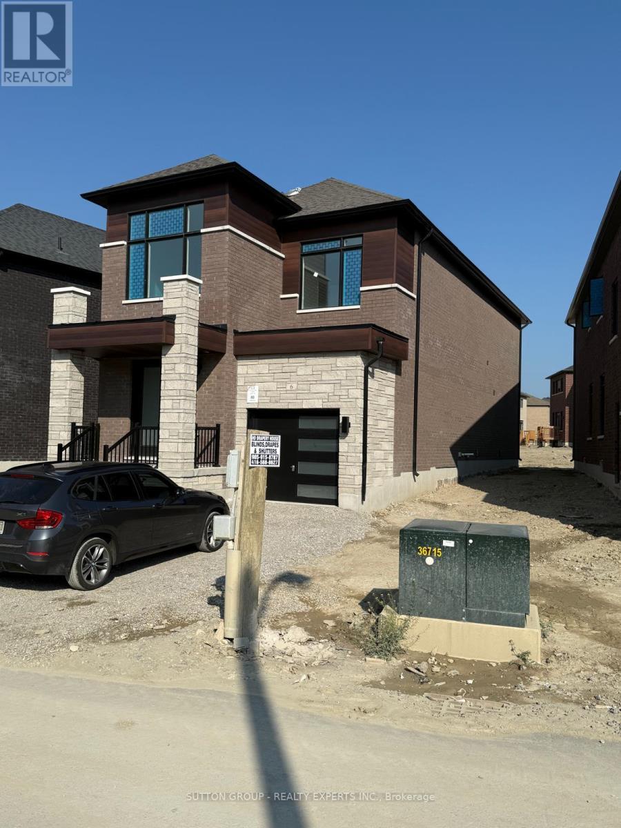 6 Raja St, Brampton, ON L6P 0Z6