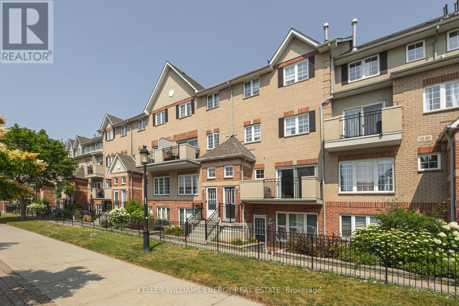 809 1400 The Esplanade N, Pickering, ON L1V 6V2