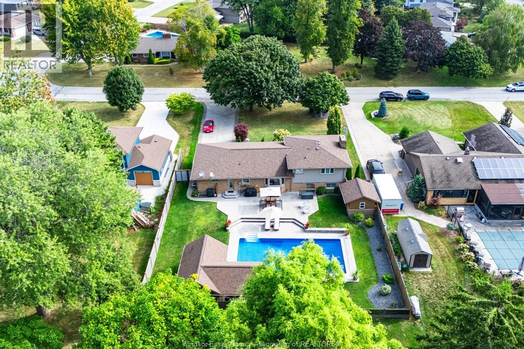 1361 Oxford Ave W, Kingsville, ON N9Y 2S8
