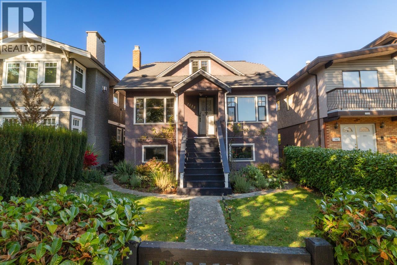 2125 E 5th Ave, Vancouver, BC V5N 1M5