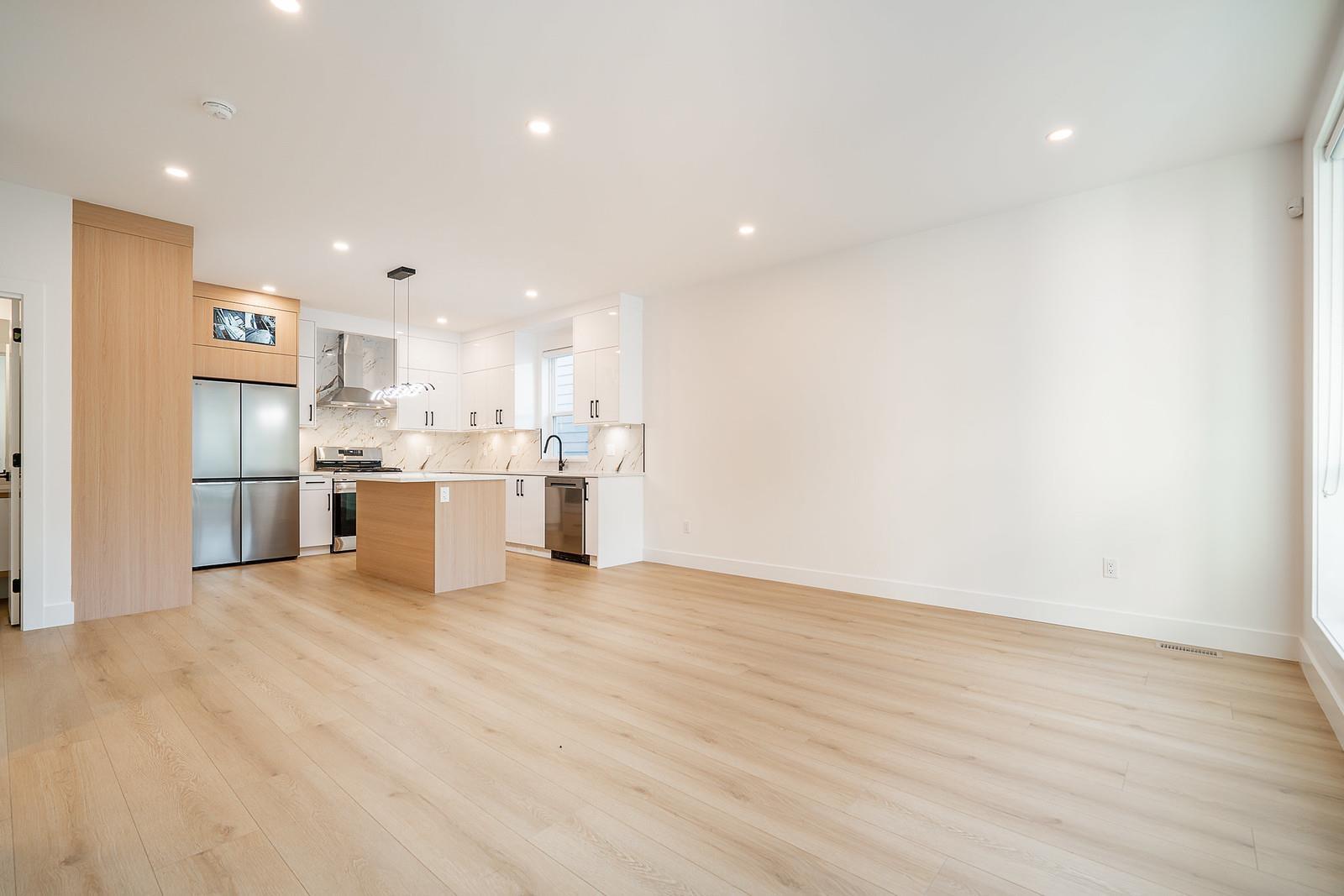 16689 16 Avenue Unit 102, Surrey, BC V3W 1E6
