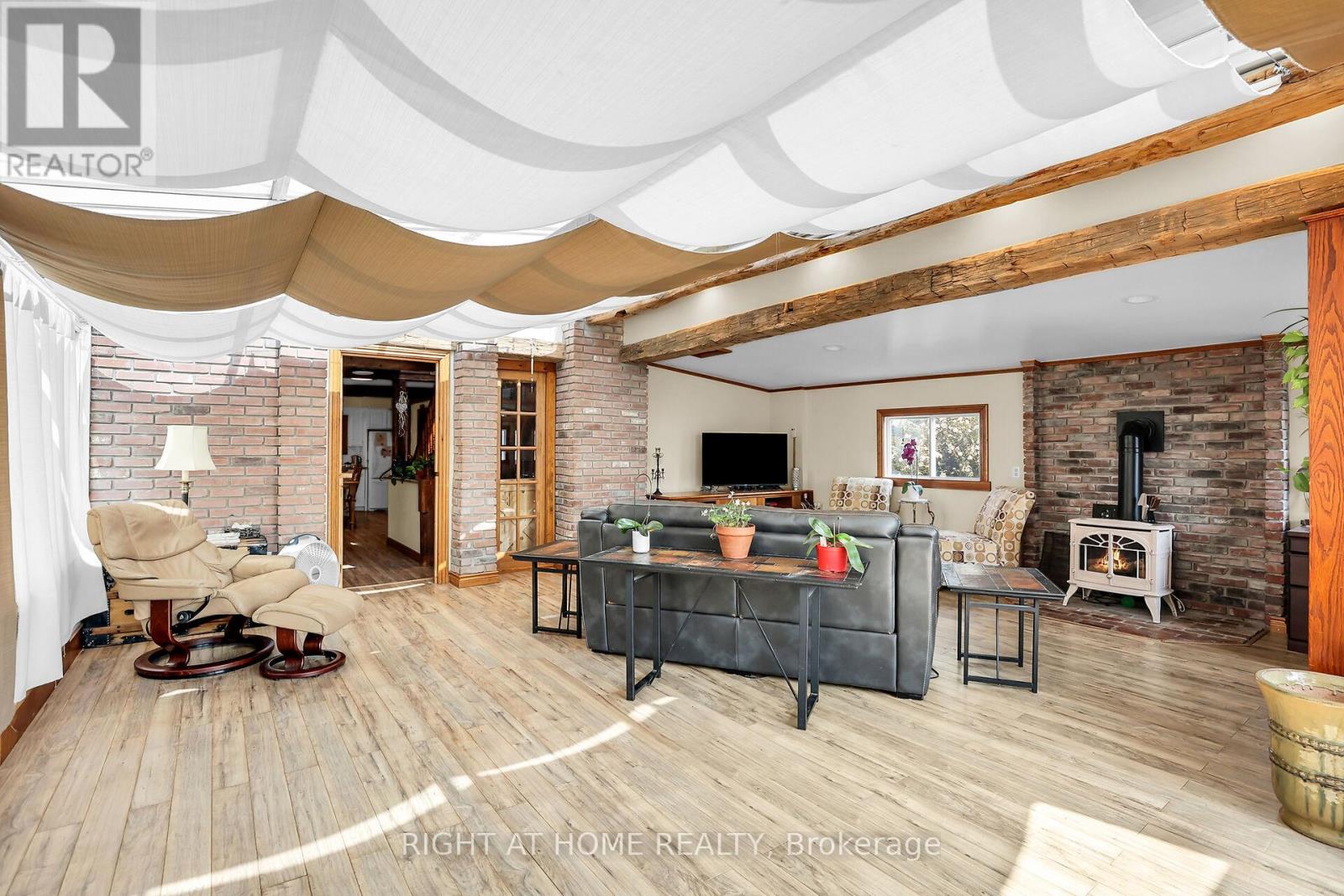 1027 Niagara Stone Rd, Niagara-on-the-lake Lakeshore, ON L0S 1J0