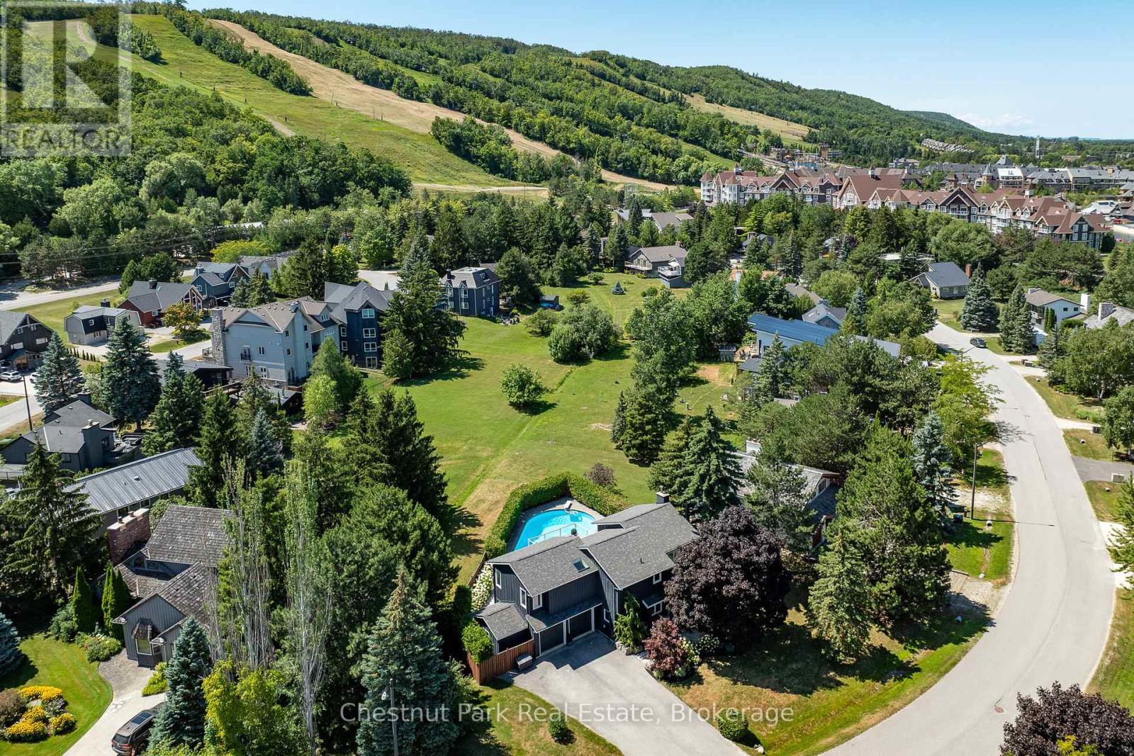 133 Carmichael Cres, The Blue Mountains, ON L9Y 0R5
