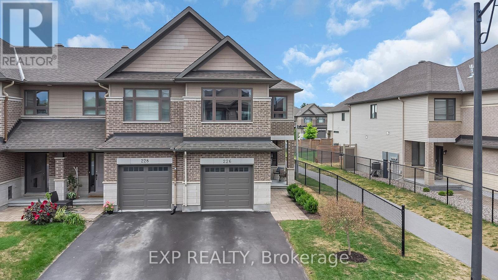 226 Purchase Cres, Ottawa, ON K2S 2L7