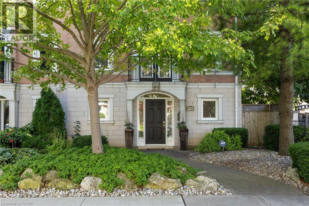 126 Brant St, Oakville, ON L6K 3X6