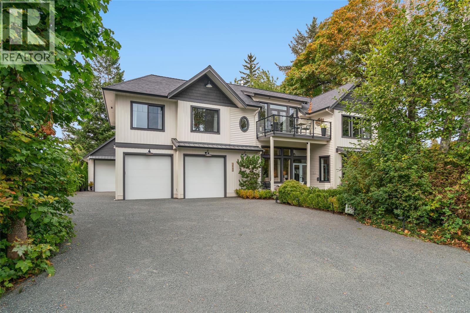 3943 Dillman Rd, Campbell River, BC V9H 1H5