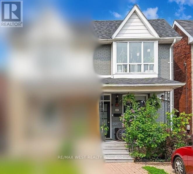 22 Royal St, Toronto, ON M6N 3Z4