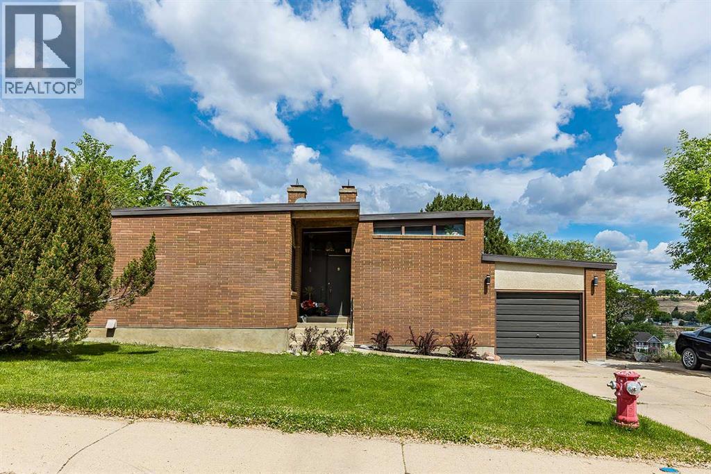22 Chinook Dr SW, Medicine Hat, AB T1A 4B3