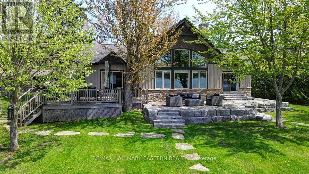 43 Lakeshore Blvd, Selwyn, ON K0L 1T0
