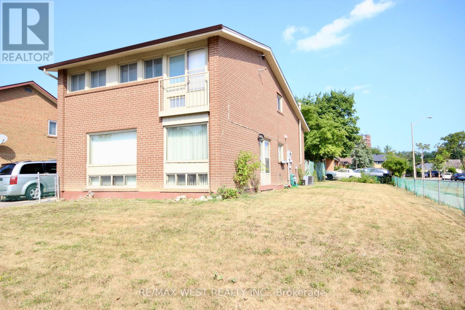 84 Orpington Cres, Toronto, ON M9V 3E7