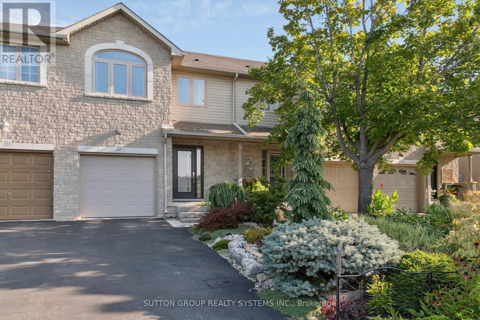 57 Foxborough Dr, Hamilton, ON L9G 4Y8