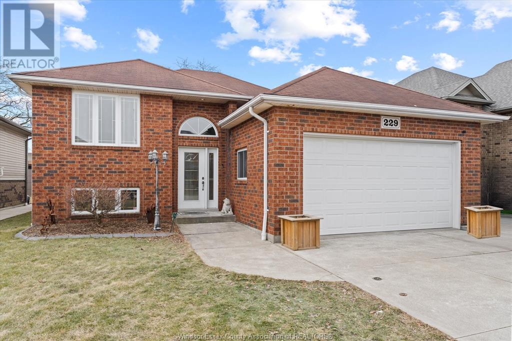 229 Branton Cres, Lakeshore, ON N9K 1G1
